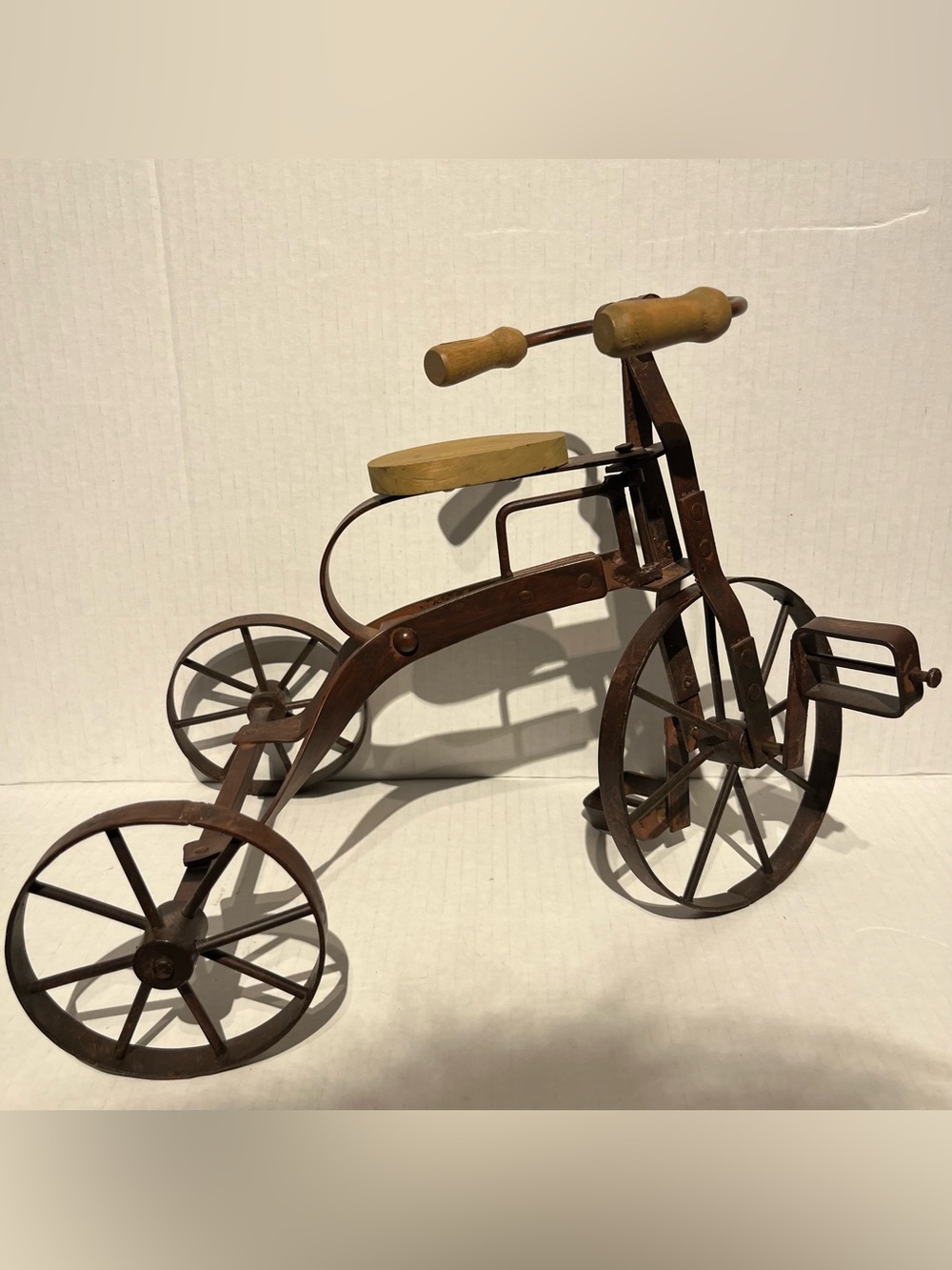 VINTAGE 2000 HEAVY IRON & WOOD TRICYCLE TOY DECOR